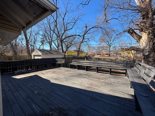 Building Photo - Spacious 2BR + Den with Huge Deck & Hardwood Floors