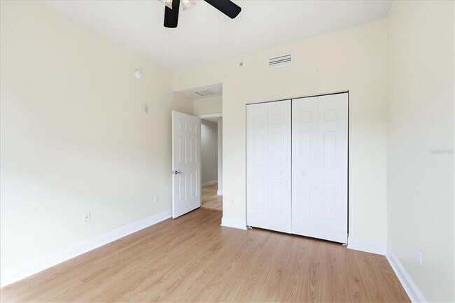 Building Photo - 7612 Lake Vista Ct