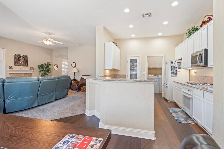 Building Photo - 1121 Galston Dr