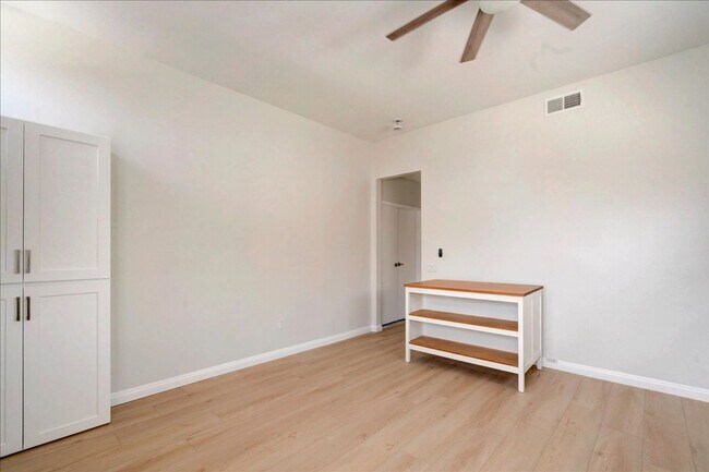 Building Photo - 4645-4647 Saratoga Avenue