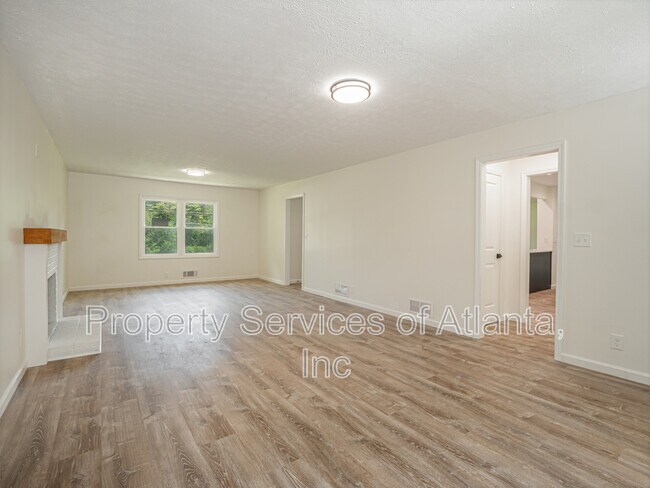 Building Photo - 4505 Myrtle Hill Rd NE