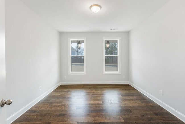 Building Photo - Stunning 4BR/4BA on 1-Acre Lot – Nearly New with Unfinished Basement