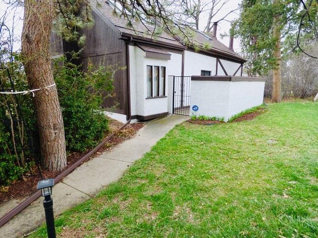 Building Photo - HISTORIC TWO-STORY HOME WITH CHARMING FEAT...
