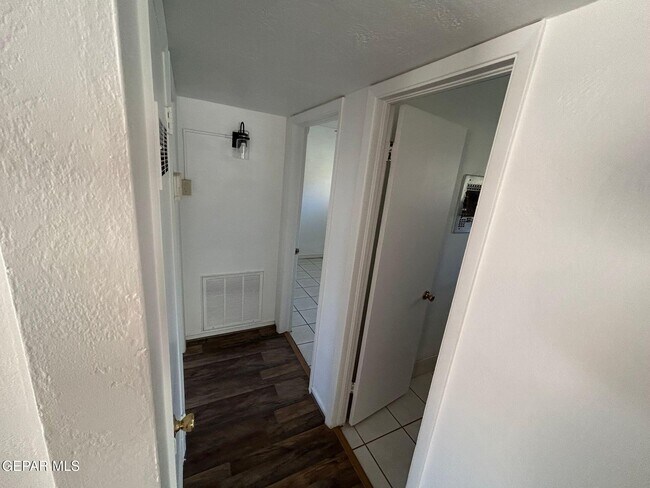 Building Photo - 1224 Kentucky St