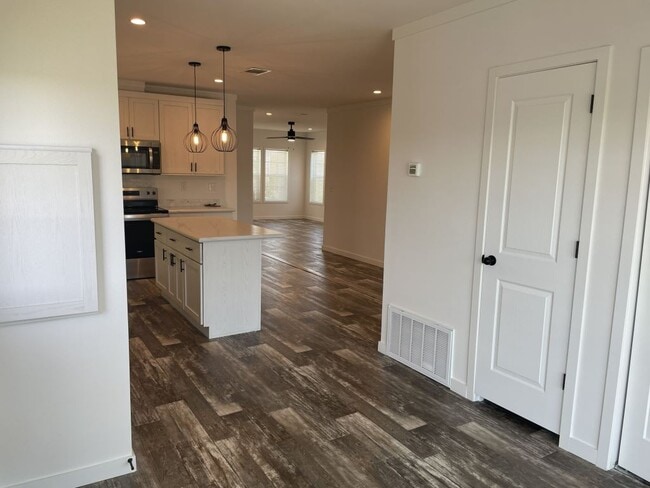 Building Photo - 5652 Blue Harbor Dr
