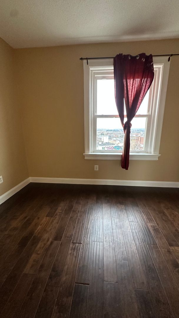 Building Photo - Fantastic Adams Morgan Location!