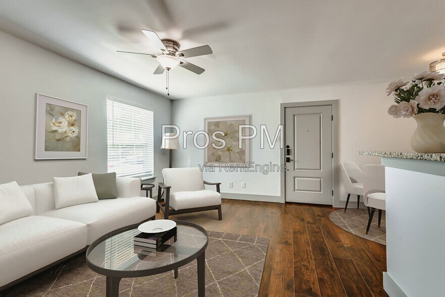 Building Photo - 4633 Fairmount St