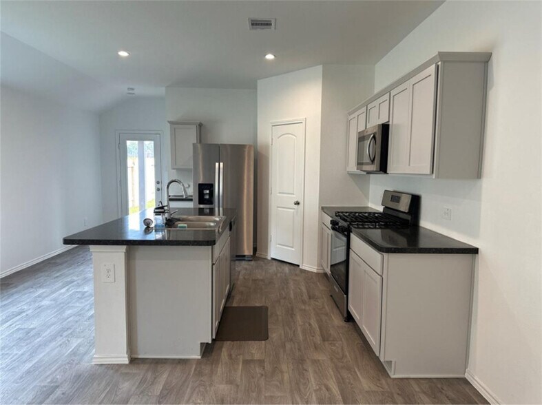 Building Photo - 24042 Breckenridge Hts Ln