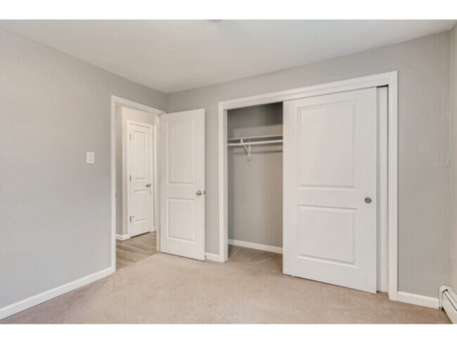 Building Photo - 2280 S Zuni St