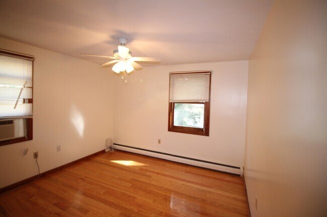 Building Photo - 76 Franklin St