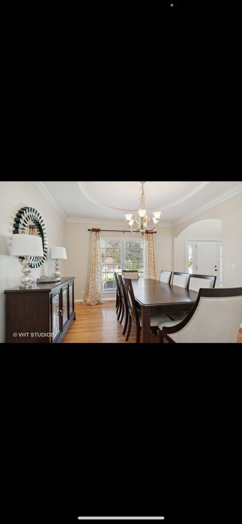 Building Photo - BEAUTIFUL HOUSE- 4+1 bsmt bedroom, 3.5 bat...