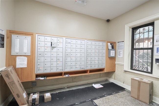 Building Photo - 148-09 Northern Blvd