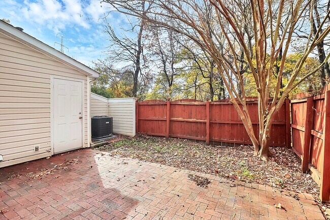 Building Photo - 141 Ross Moore Ave