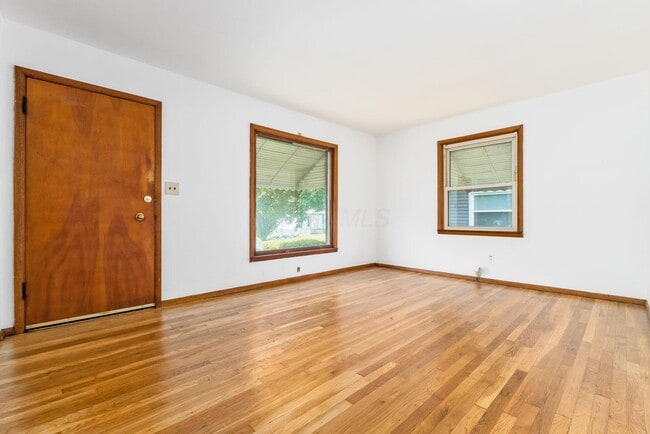 Building Photo - 672 E Mithoff St