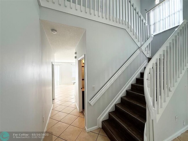 Building Photo - 15810 SW 48th Manor
