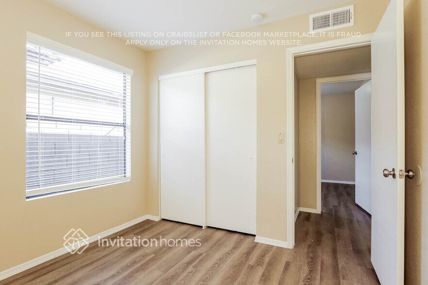 Building Photo - 6628 N 48th Dr