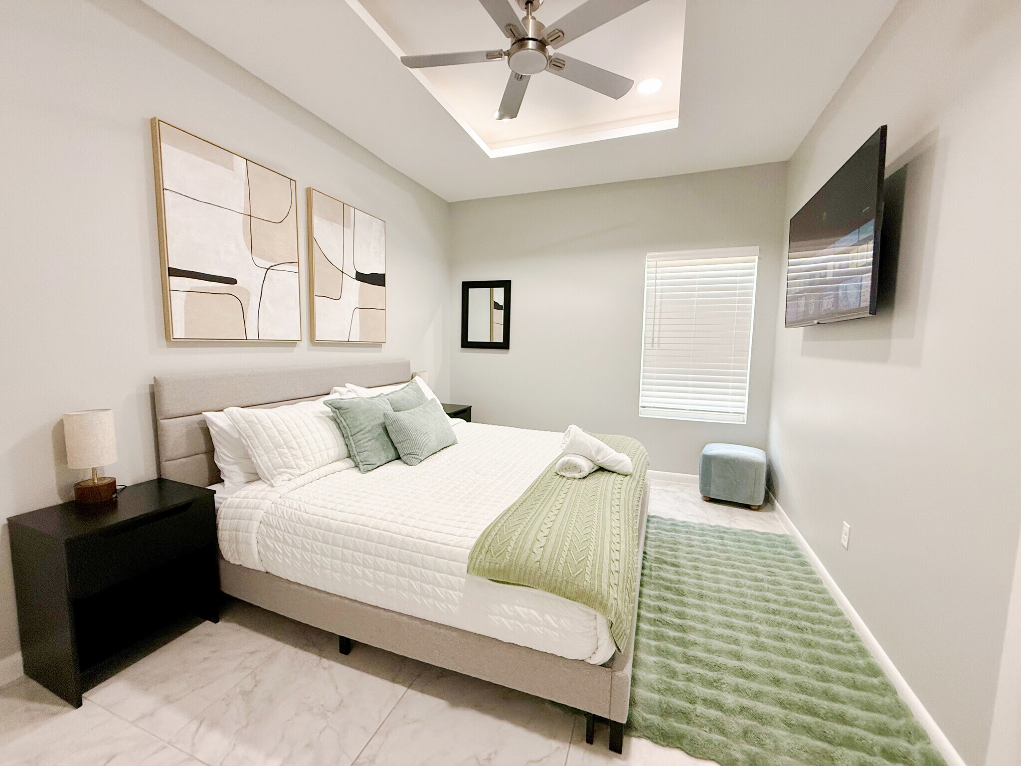 Building Photo - 2108 E Viviana St