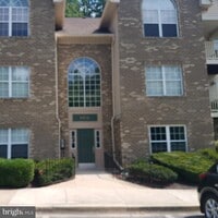 Building Photo - 9812 Lake Point Ct