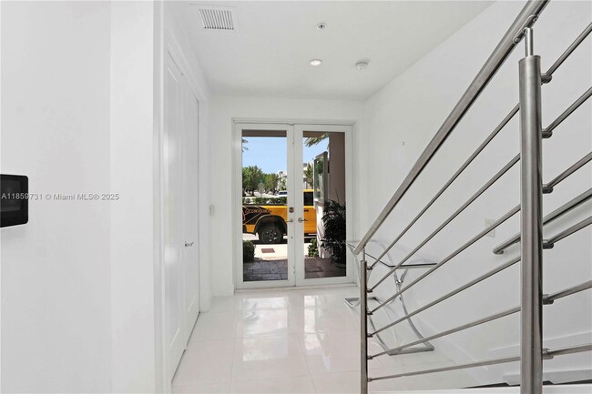 Building Photo - 10541 NW 66th St