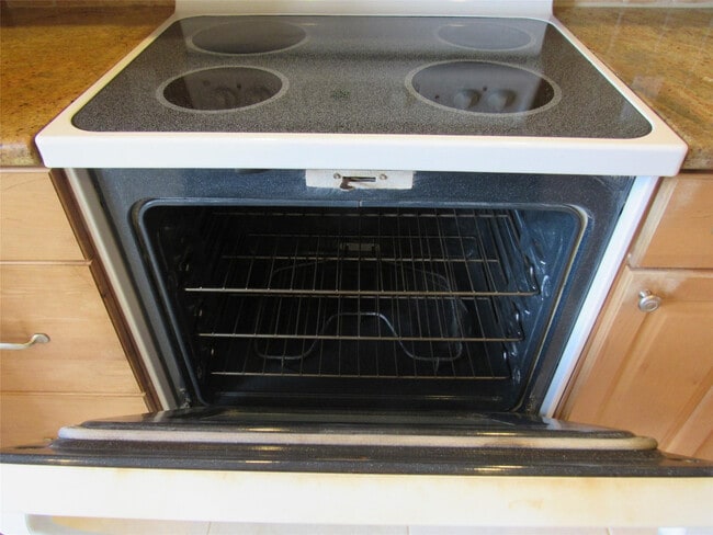 Building Photo - 3001 Portofino Isle