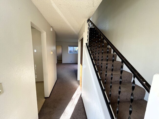 Building Photo - 840 D St