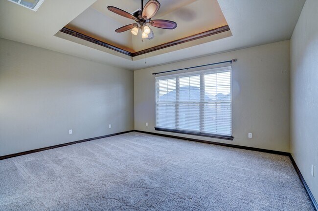 Building Photo - 812 Ryan Rd