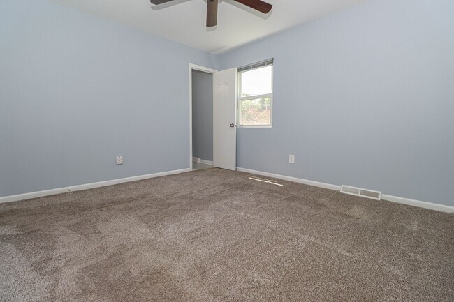 Building Photo - 3 Bedroom Oasis in Severna Park