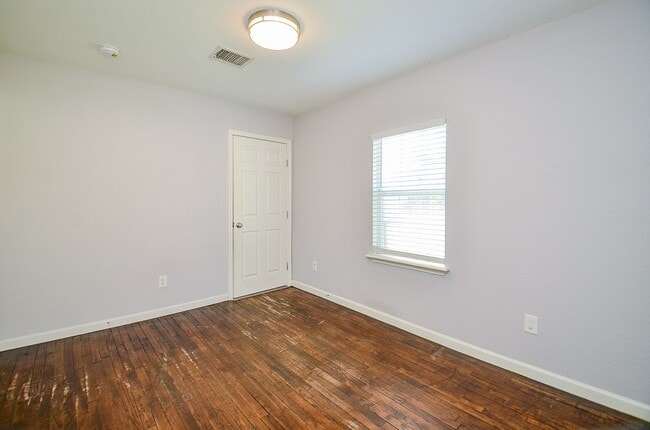 Building Photo - 1028 Caperton St