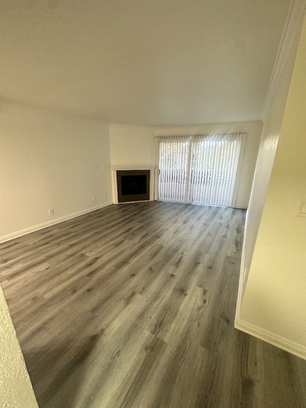 Building Photo - 15009 Moorpark St