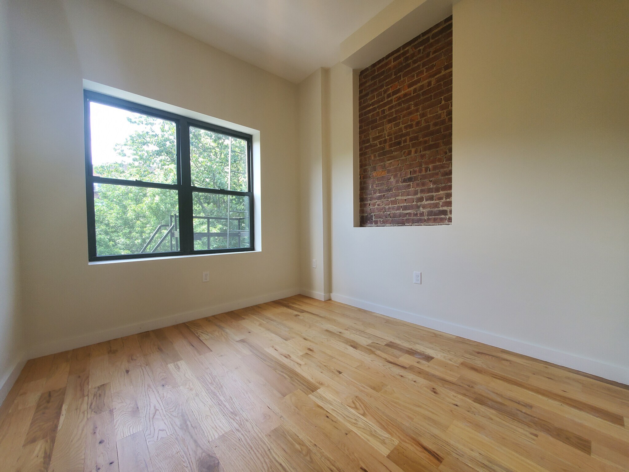 141 Monticello Ave 4 - 141 Monticello Ave