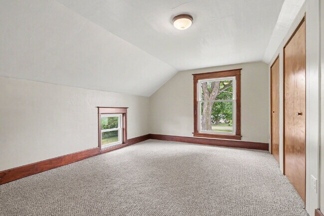 Building Photo - Secluded Farmhouse on over 1.5 acres.  $1990/ Month.  3 beds/ 2 baths