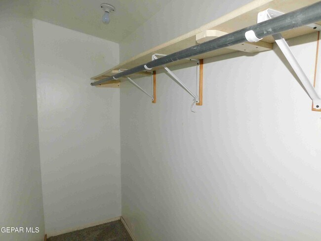 Building Photo - 14936 Karen Kay Dr