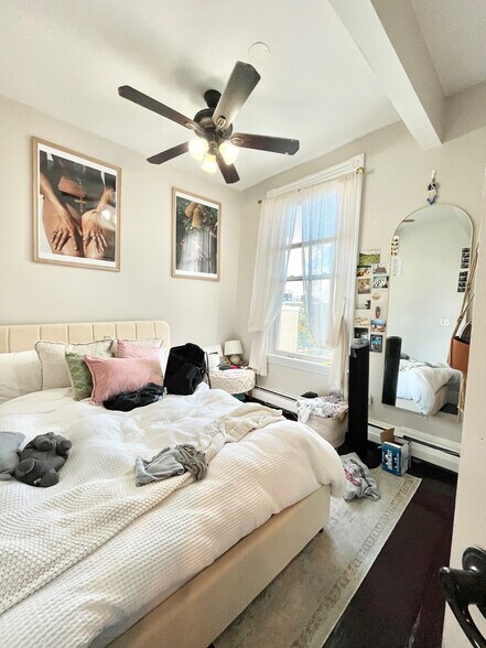 Building Photo - 719 Parker St