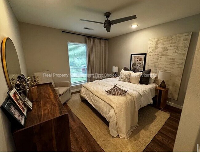 Building Photo - 1739 Creek Ct