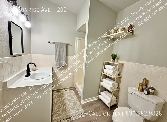 Building Photo - 705 Sunrise Ave