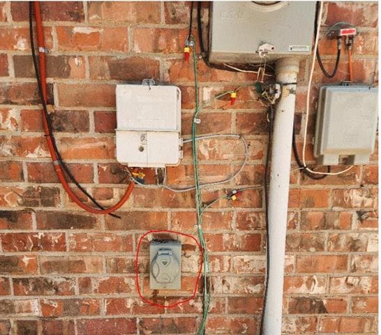 Building Photo - 2711 Lincoln Dr