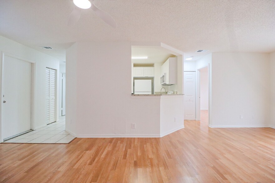 Building Photo - 3453 NW 44th St