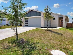 Building Photo - Stunning 3-Bedroom 2-Bathroom Home in Austin!