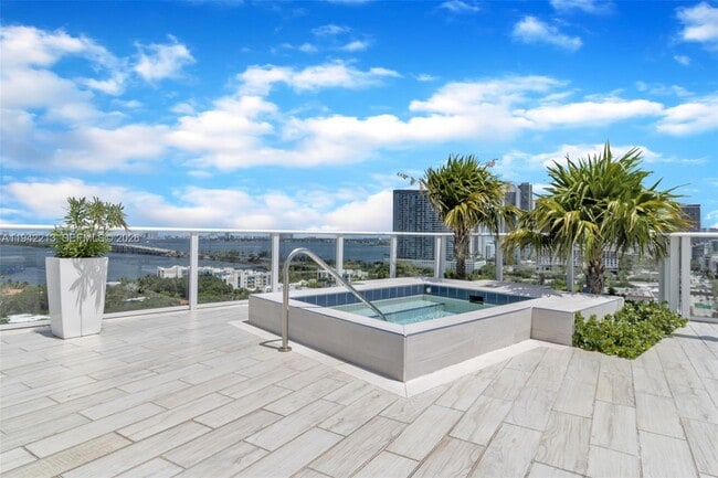 Building Photo - 4250 Biscayne Blvd