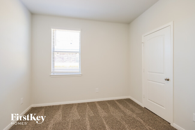 Building Photo - 26028 Babe Ruth Dr