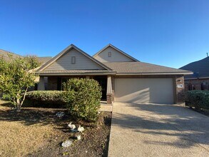 Building Photo - 4/2 in  a gated community in JOHNSON RANCH NORTH