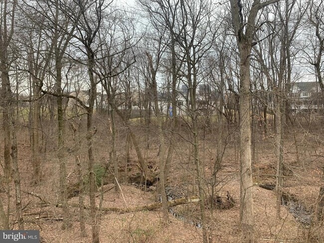 Building Photo - 3027 Mozart Dr