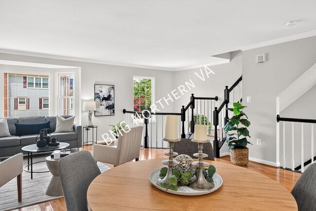 Building Photo - 6001 Keble Dr
