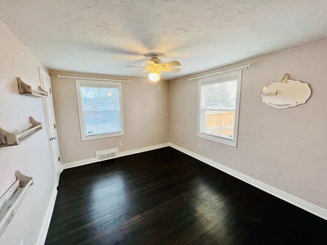 Building Photo - UNIVERSITY HILLS, CHARMING RANCH HOME, UPDATES THROUGHOUT, 3 BED, LARGE YARD, DECK AND PERGOLA .