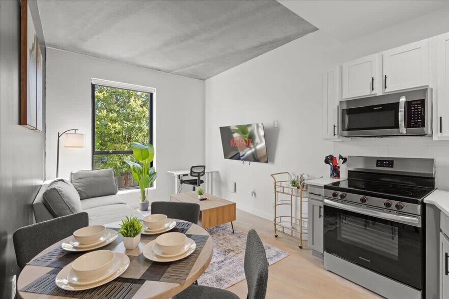 Building Photo - 224 Foster Ave