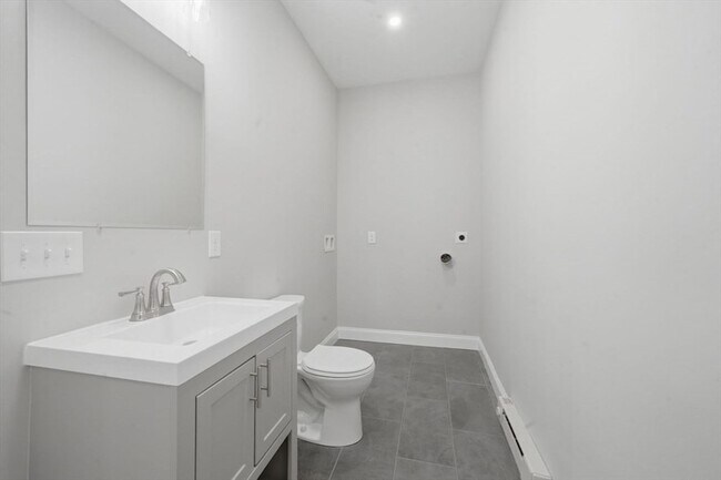 Building Photo - 1 Clough St