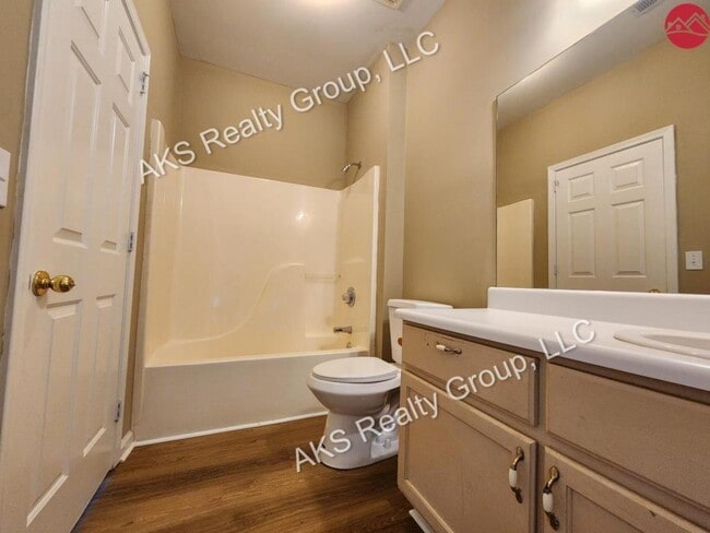 Building Photo - 124 Canyon Pl