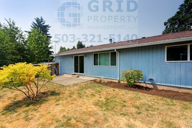 Building Photo - 3 Bedroom Ranch in Milwaukie