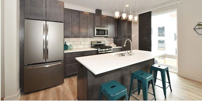 Building Photo - 717 Rogers St