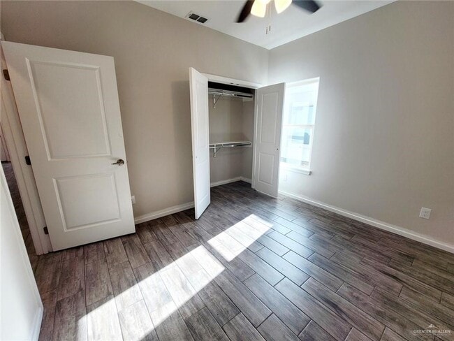 Building Photo - 14 Sandpiper Ave